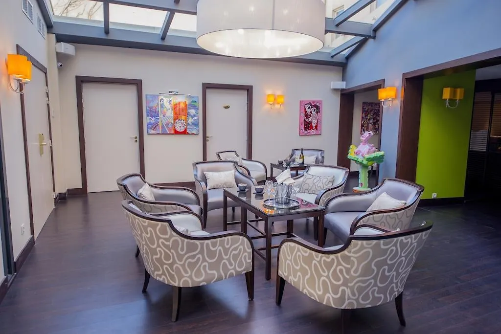 Best Western Plus Cannes Riviera Hotel